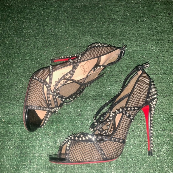 Spikes - Picture 2 of 4